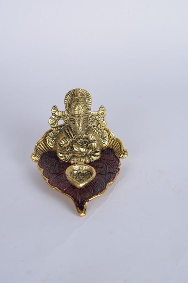 Red Patta Ganesha