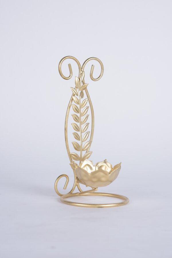 Leaf Carved Diya Holder