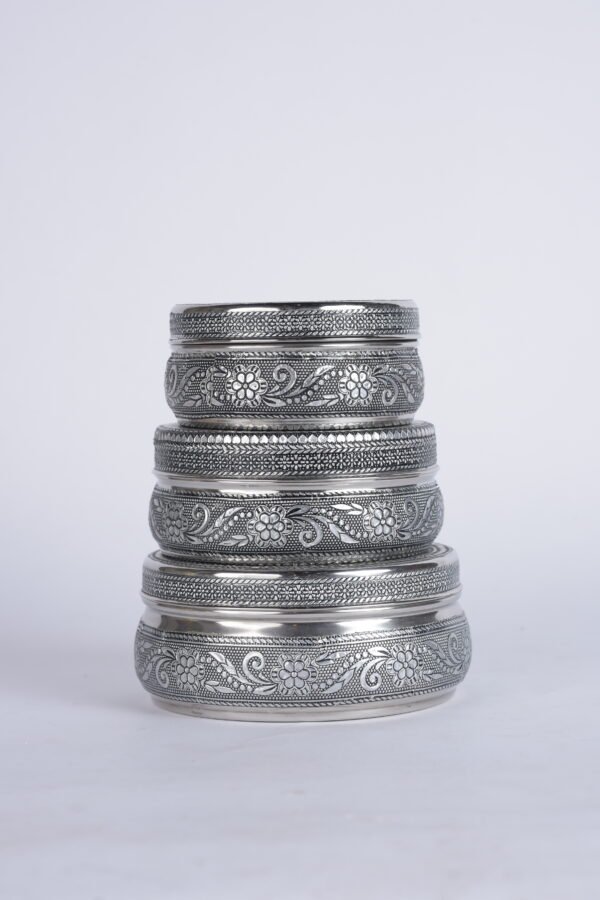 Minakari Dabbas
